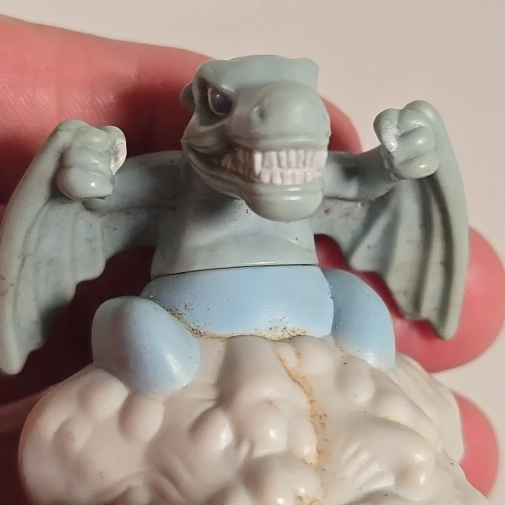 1996 Winged‎ Dragon Guardian Of The Fortress #1 2